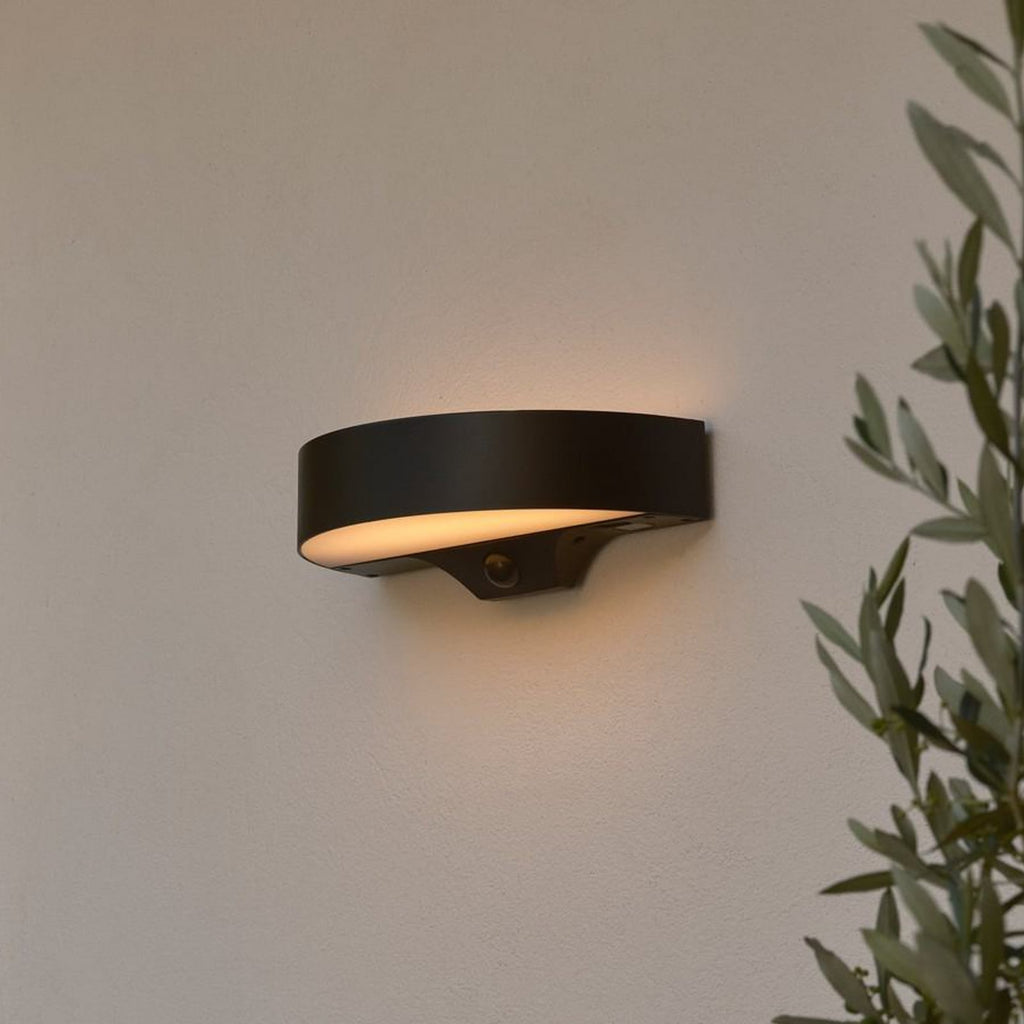 Solcelle utevegglampe Monay Round svart forfra