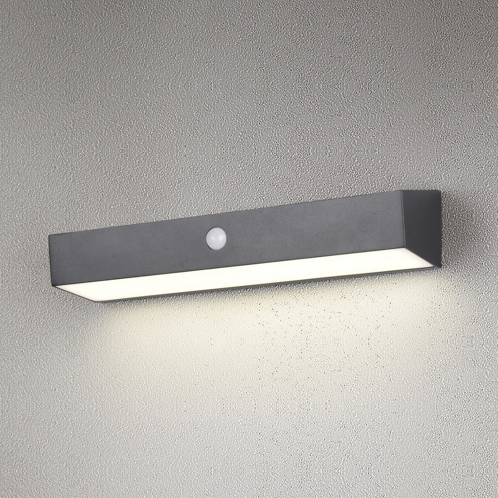 Solcelle utevegglampe Silves med bevegelsessensor svart IP44 forfra