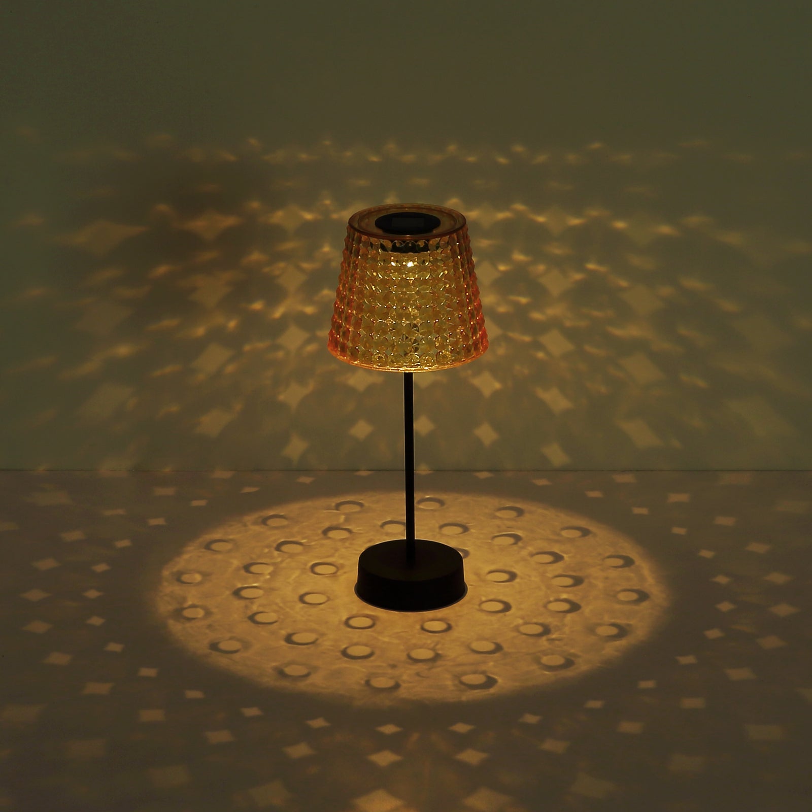 Solcellebordlampe 2-pk svart/røykgrå Ø12,5 cm IP44 montert i uterom
