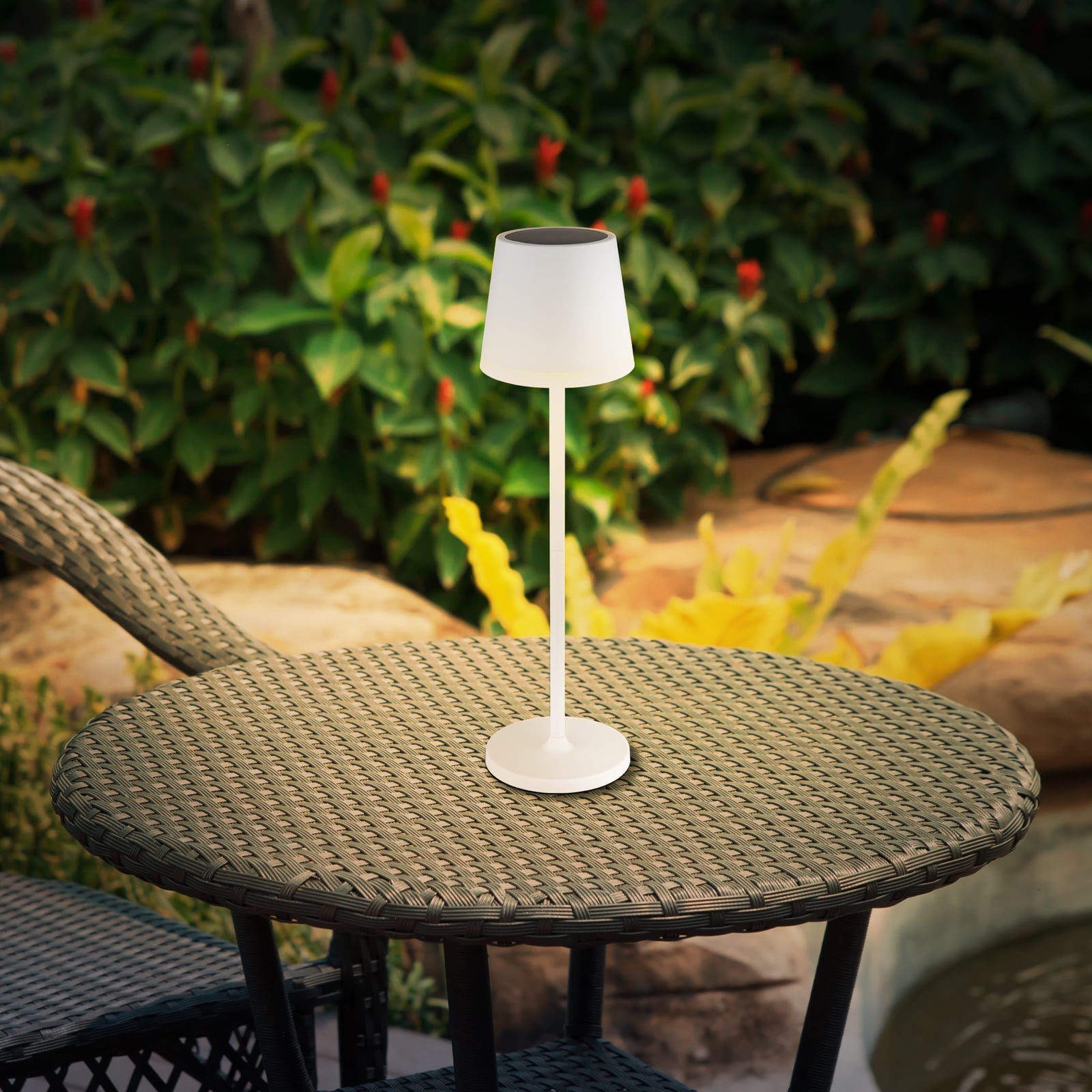 Solcellebordlampe 36637 hvit metall/plast Ø11 cm forfra