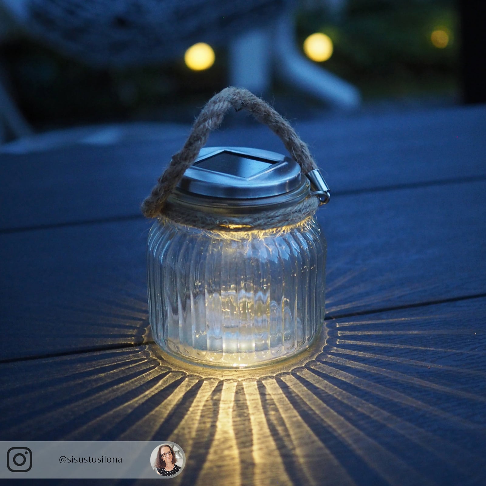 Solcellebordlampe Jar glass med skumringssensor IP44 med sisal hank og glass