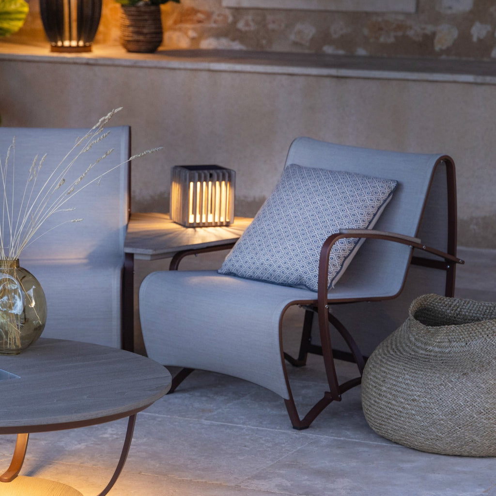 Solcellebordlampe LED Verti dimbar teak 3000K IP66 detalj av teak