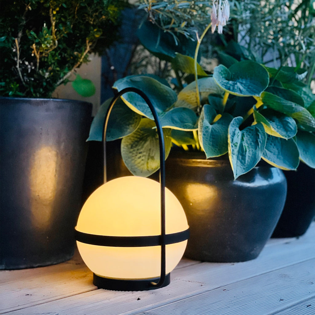 Solcellebordlampe Summer dimbar USB IP44 bakside