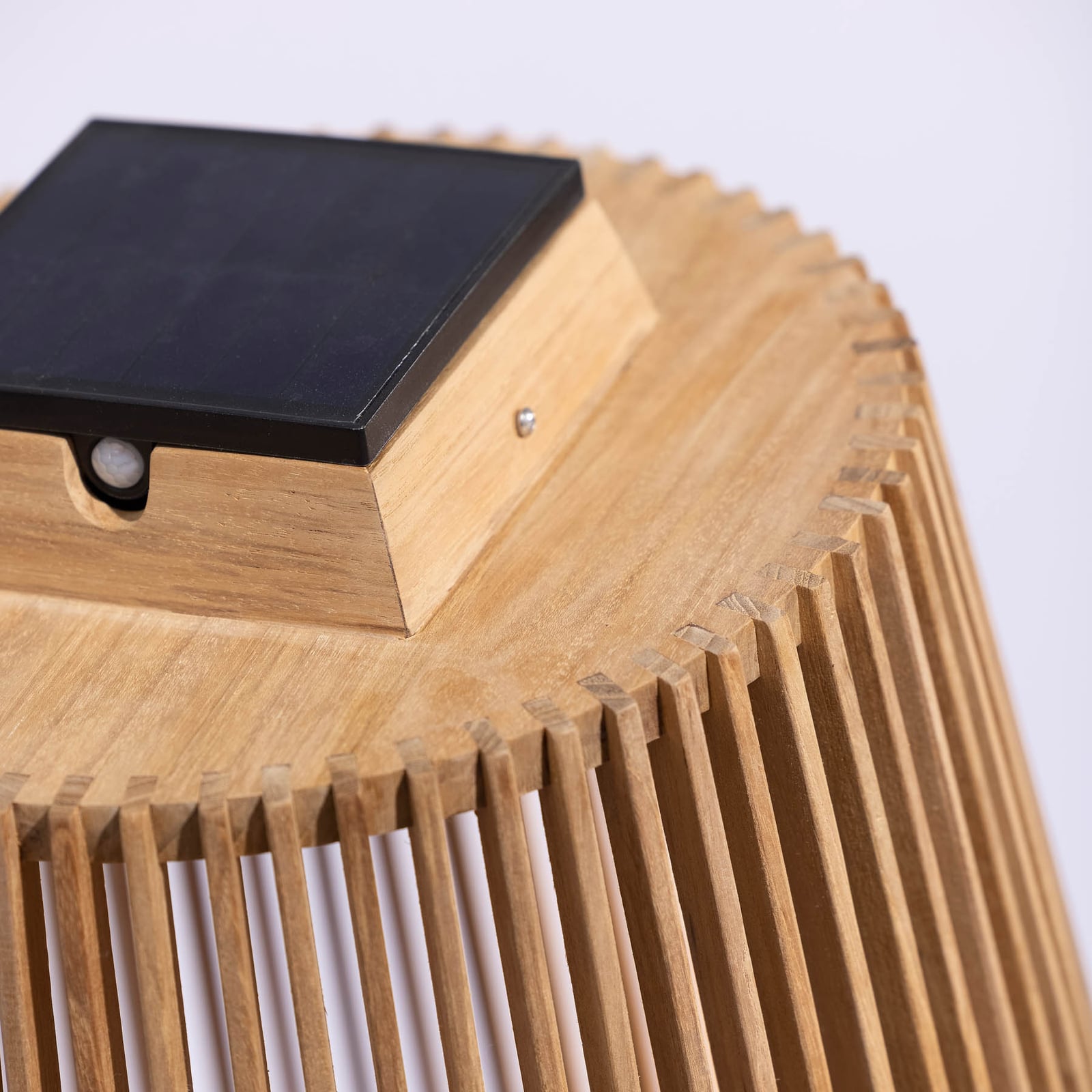 Solcellegulvlampe Tecka teak med bevegelsessensor IP55 - Les Jardins