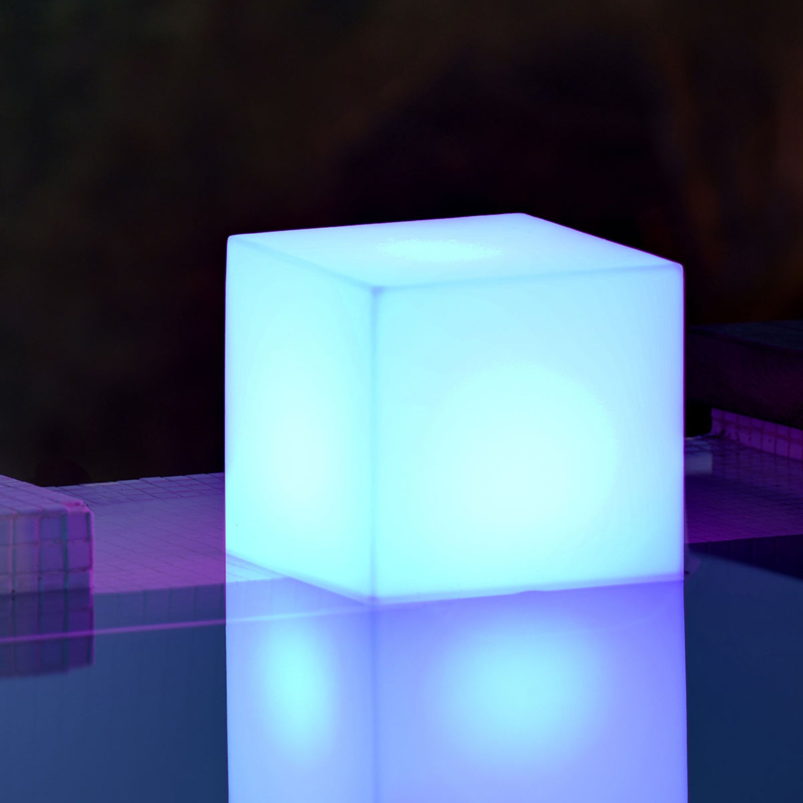 Solcellelampe Cuby kube dimbar RGB IP65 32 cm hvit forfra