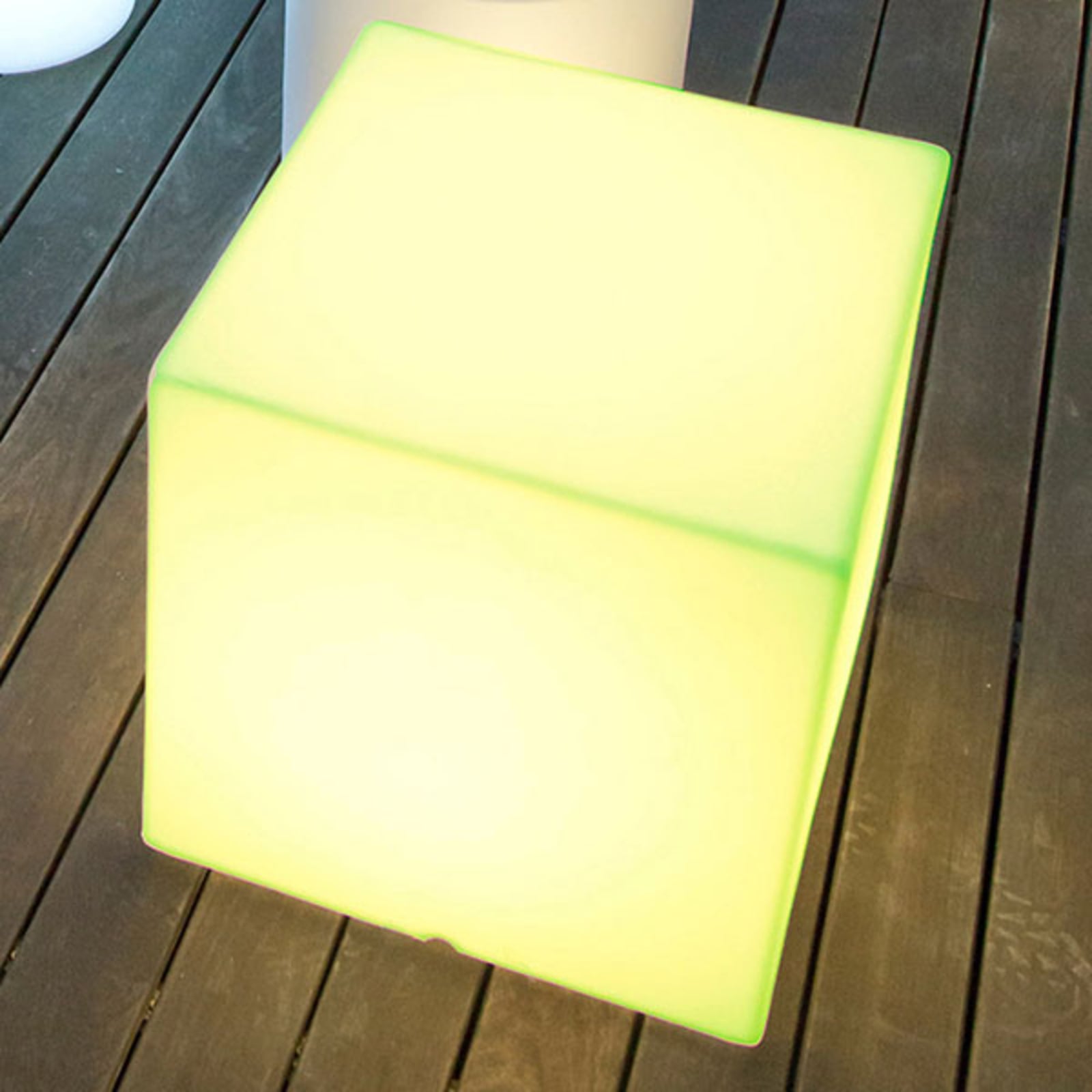Solcellelampe Cuby terning dimbar RGB IP65 53 cm forfra