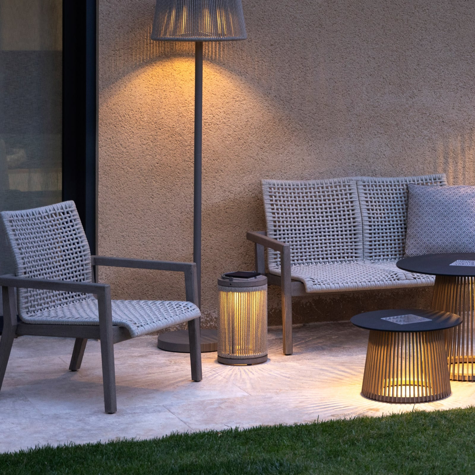 Solcellelampe LED Rop&Strip dimbar beige H40 cm bakside