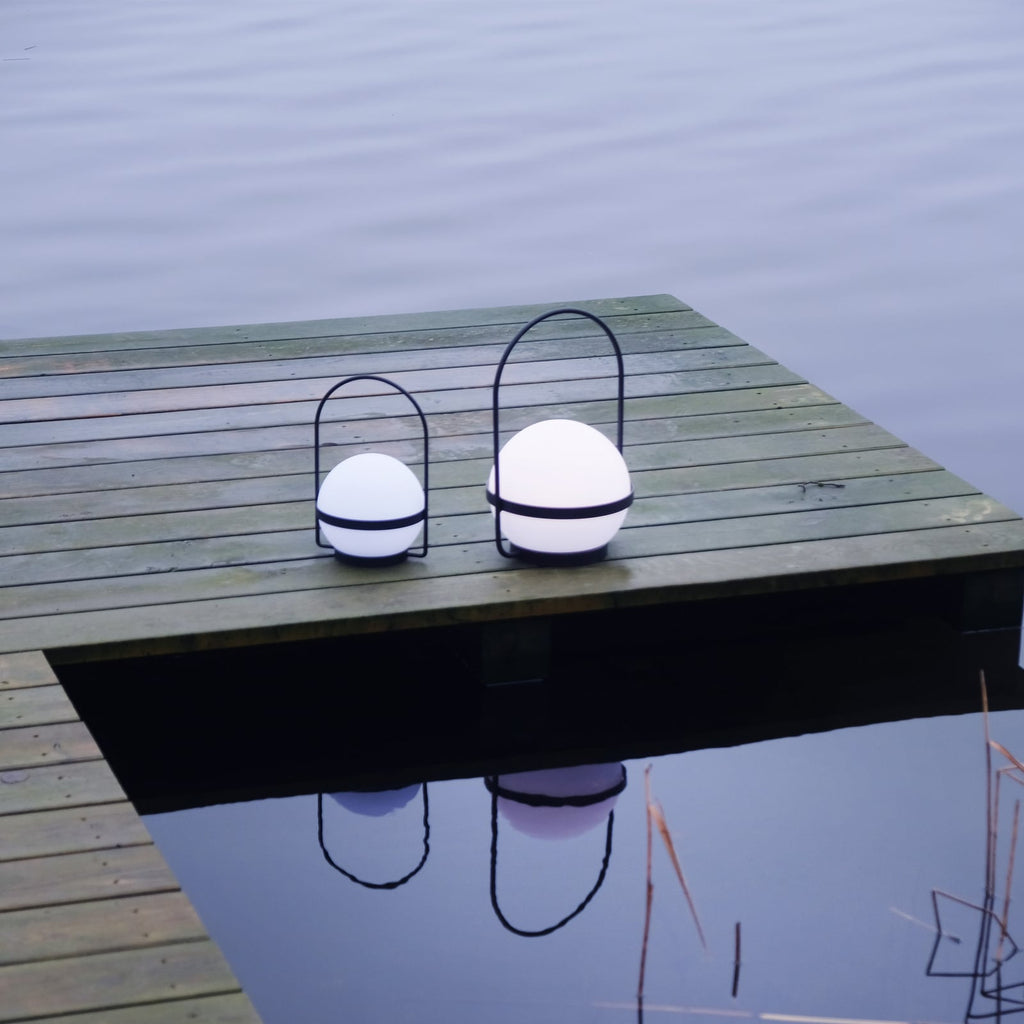 Solcellelampe LED Summer dimbar hvit/svart detalj av dimmer