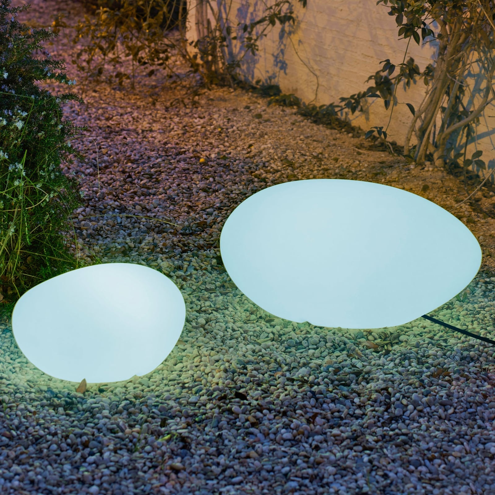 Solcellelampe Petra steinform dimbar RGB IP65 40 cm bakside