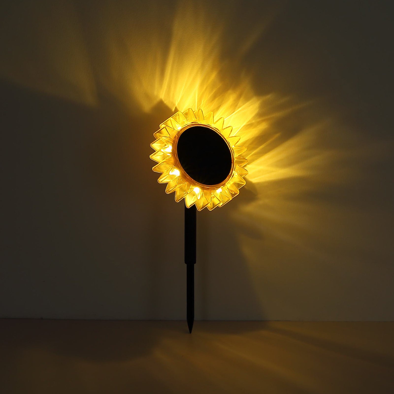 Solcellelampe solsikke med spyd Ø13 cm gul IP44 - Globo bakside