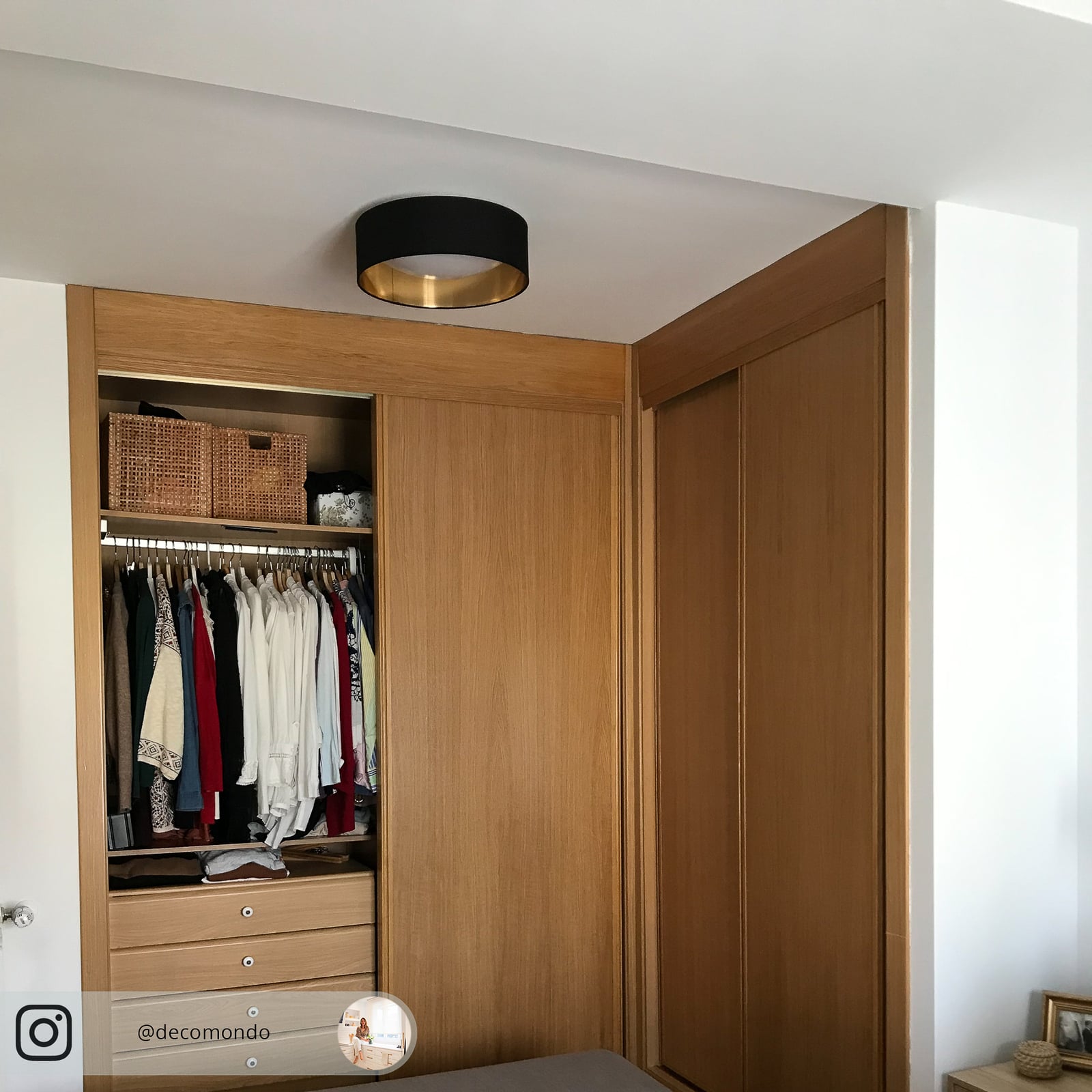 Taklampe Coleen tekstil svart/gull bakside