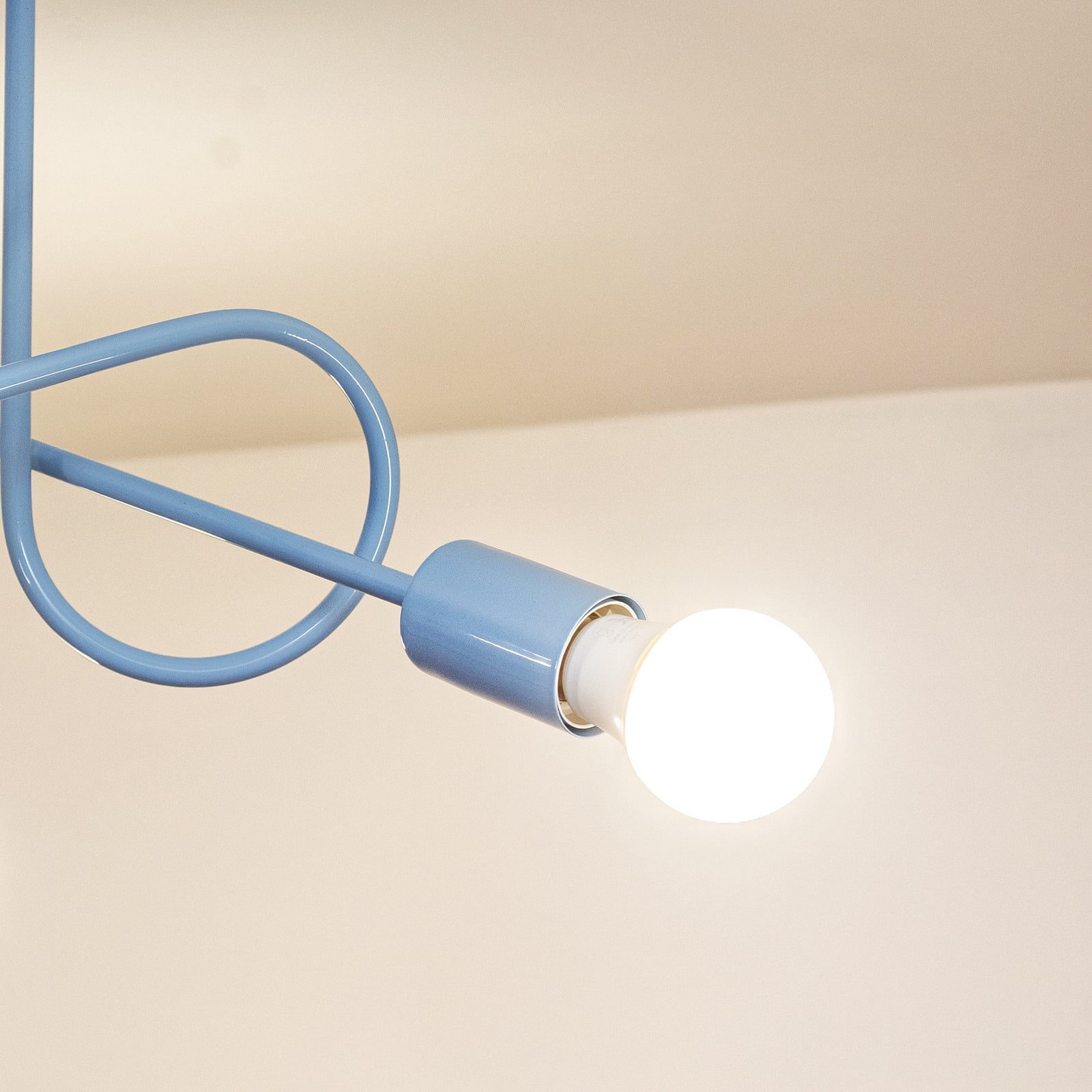 Taklampe Oxford 3-lys lyseblå metall lysdetalj