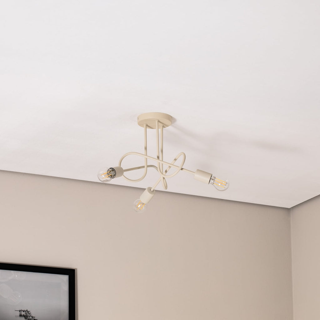 Detalj av Taklampe Oxford 3-lys sand metall arm