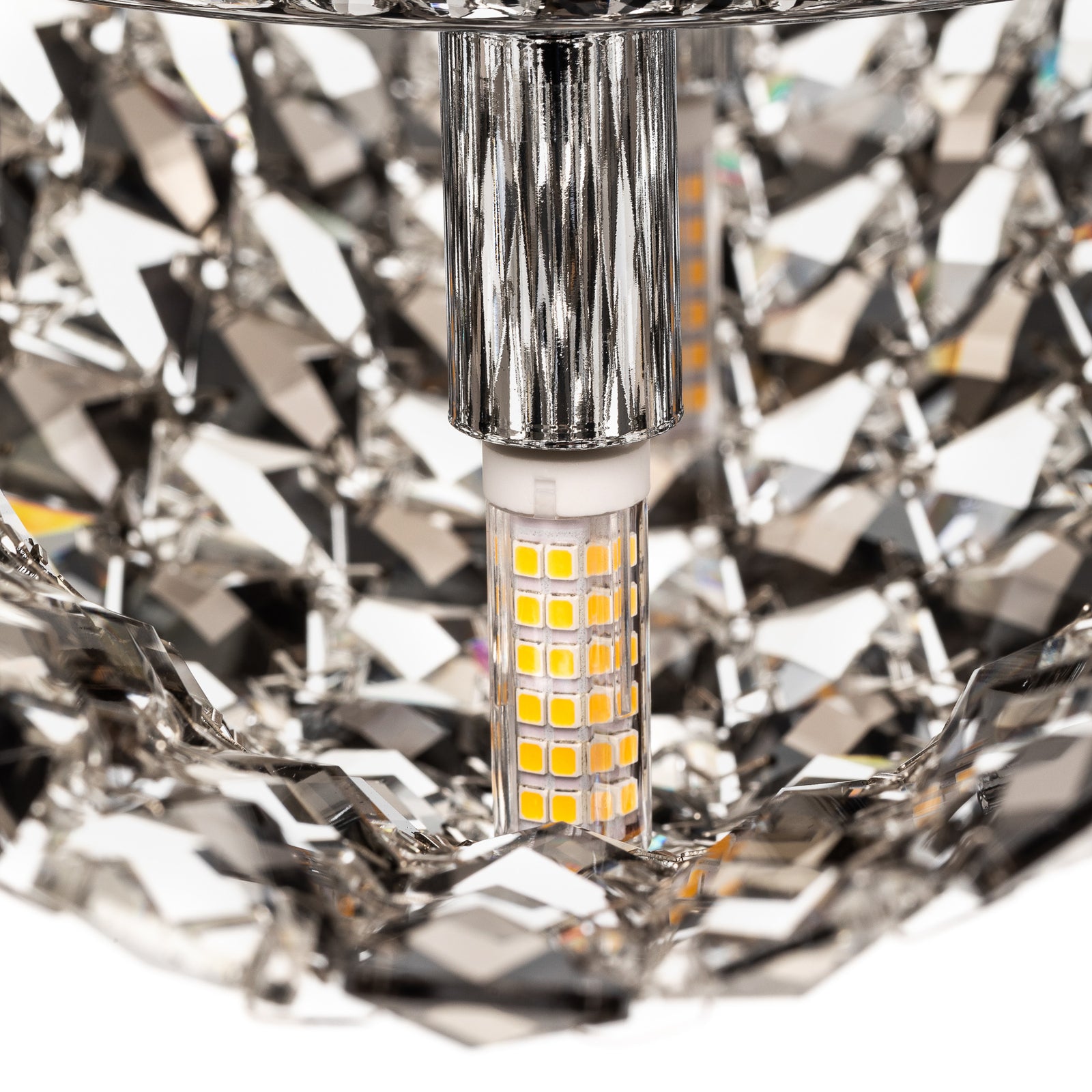Nærbilde av metallgitter på Taklampe Saten krystall 4-lys krom/røykgrå 41 cm G9