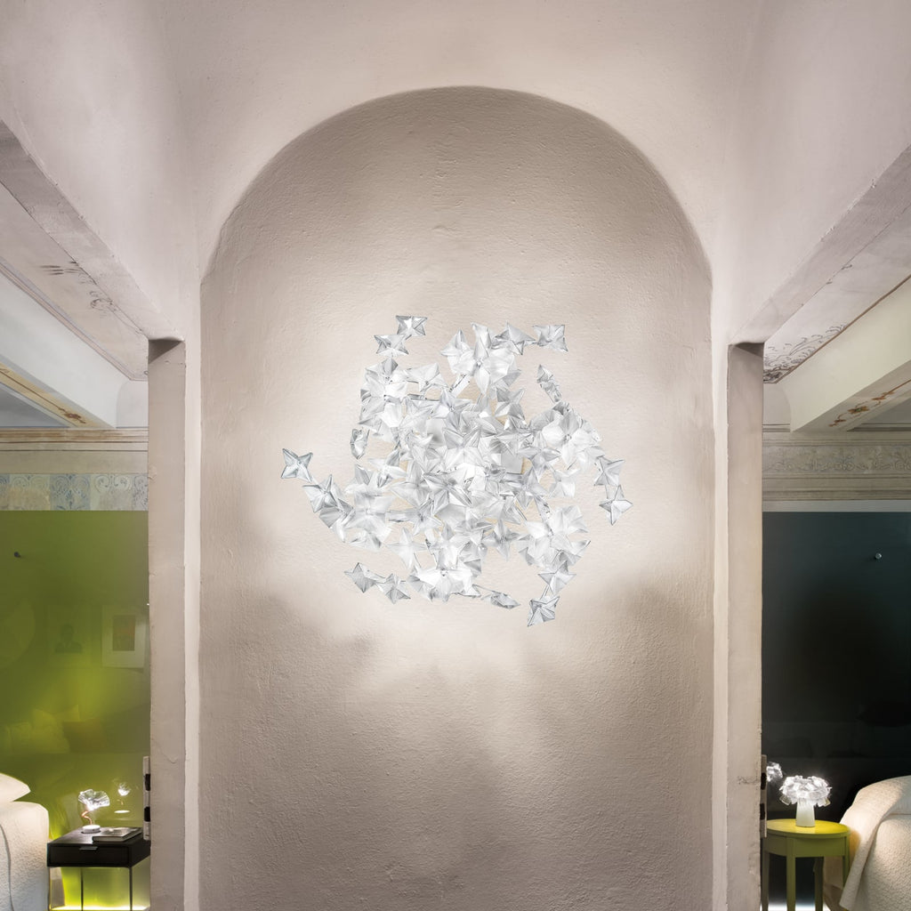 Lysdetalj fra Taklampe/vegglampe Hanami prisma Ø65 cm dimbar G9