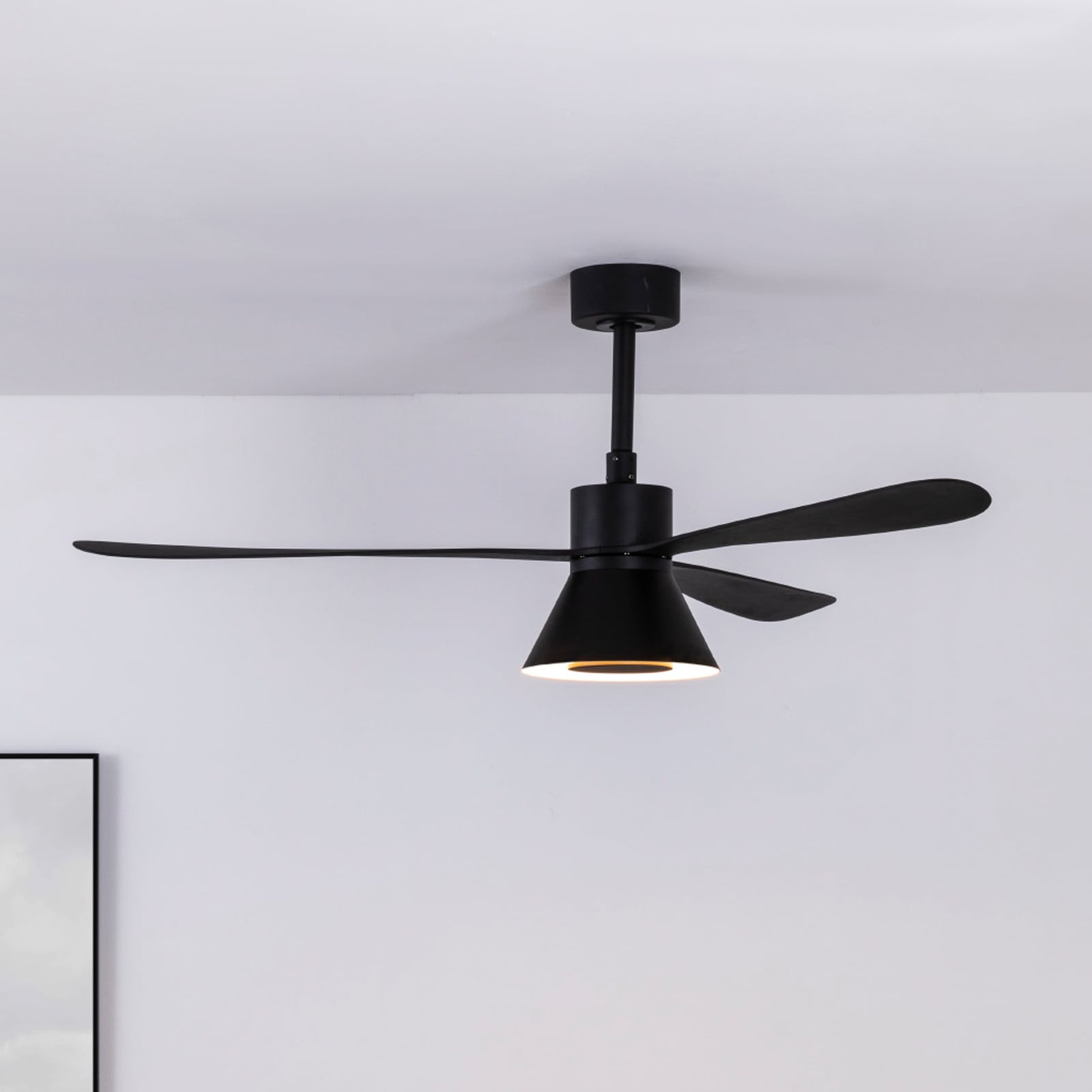 Takvifte med LED-lys Amelia Cone dimbar CCT Ø132 cm svart forfra
