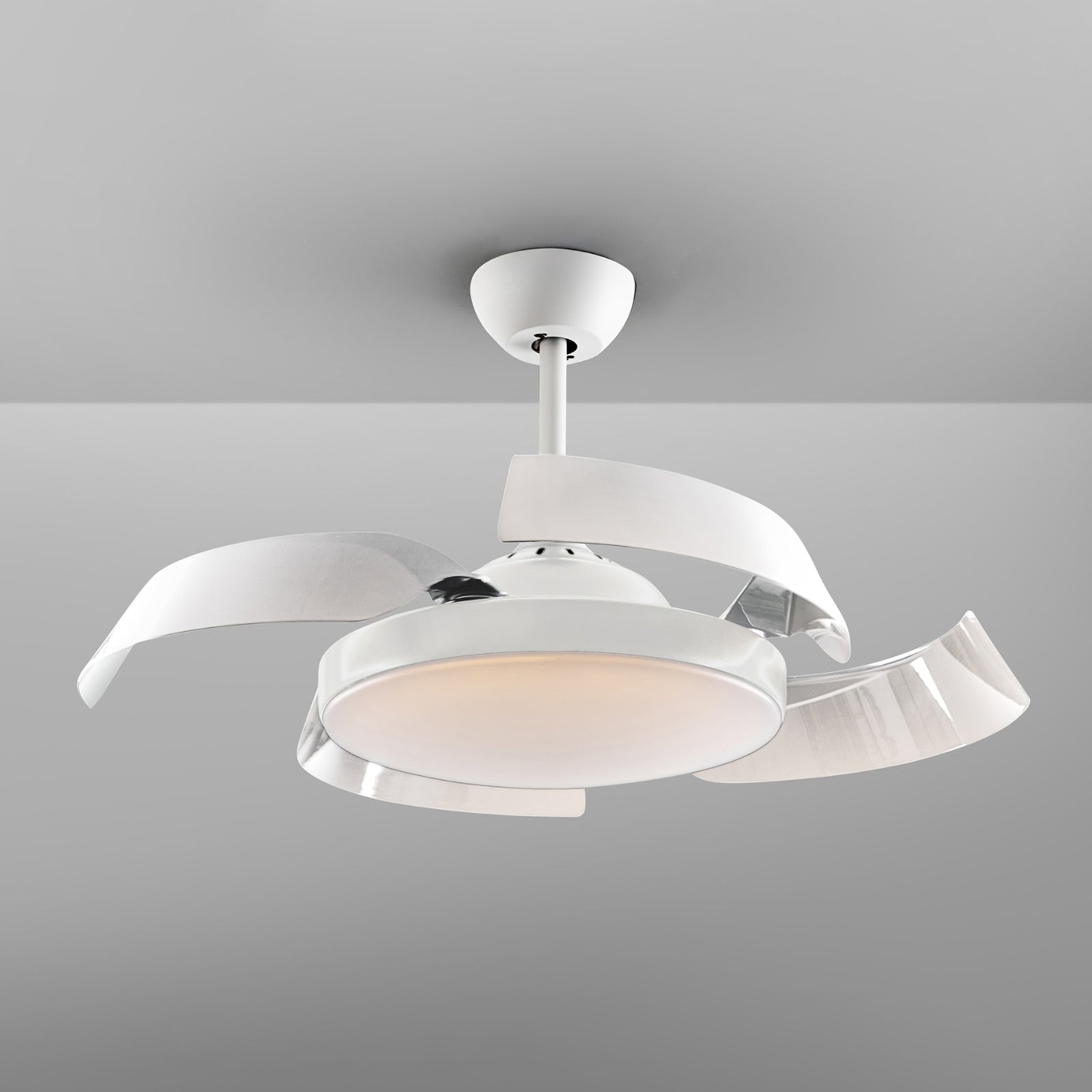 Montert Takvifte Enzo med LED dimbar CCT hvit Ø106 cm i rom