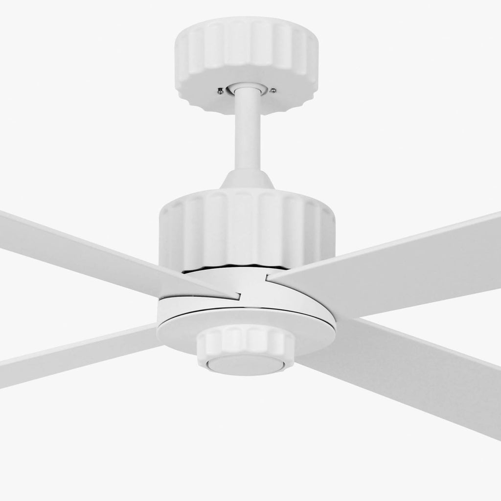 Montert Takvifte Newport LED med fjernkontroll eik/hvit Ø137 cm i rom
