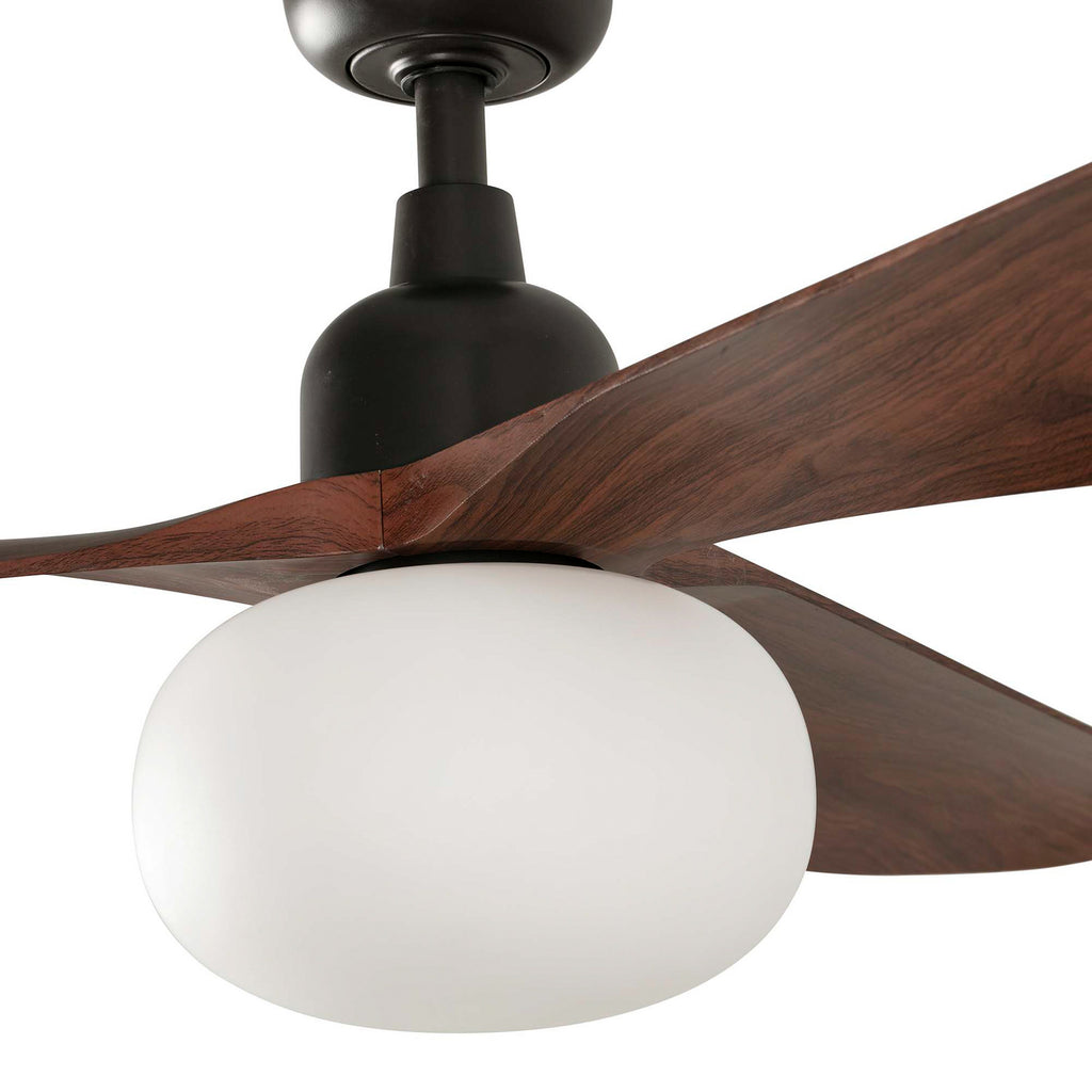 Nærbilde av Takvifte Outwood med lys E27 DC IP44 Ø150 cm vifteblad