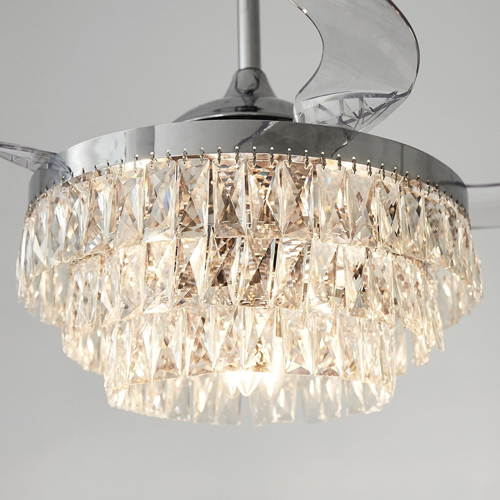 Montert takvifte med lys Fanaway Veil Ø122 cm krom krystalloptikk i rom