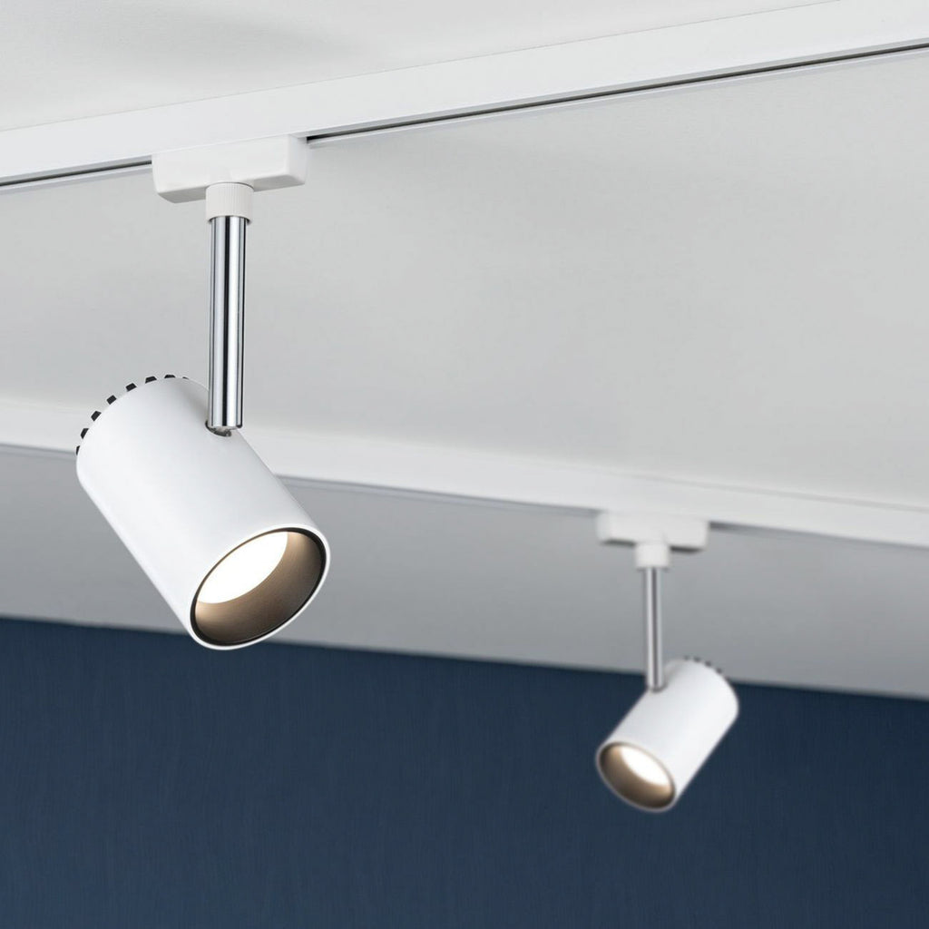 URail Shine LED-spot hvit svingbar 5W varmhvit med lys på