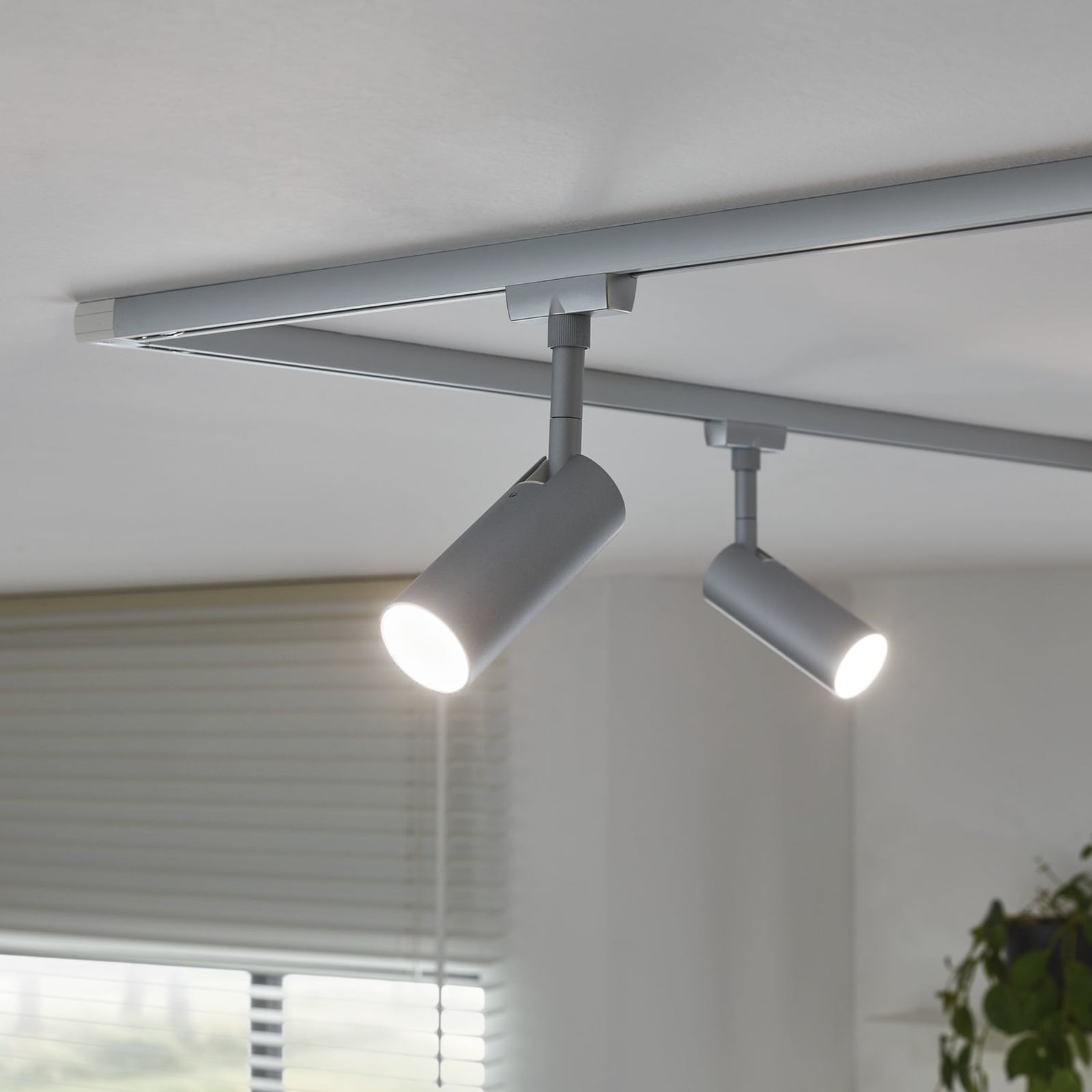 URail Tubo LED-spot dimbar 3000K matt krom bakside
