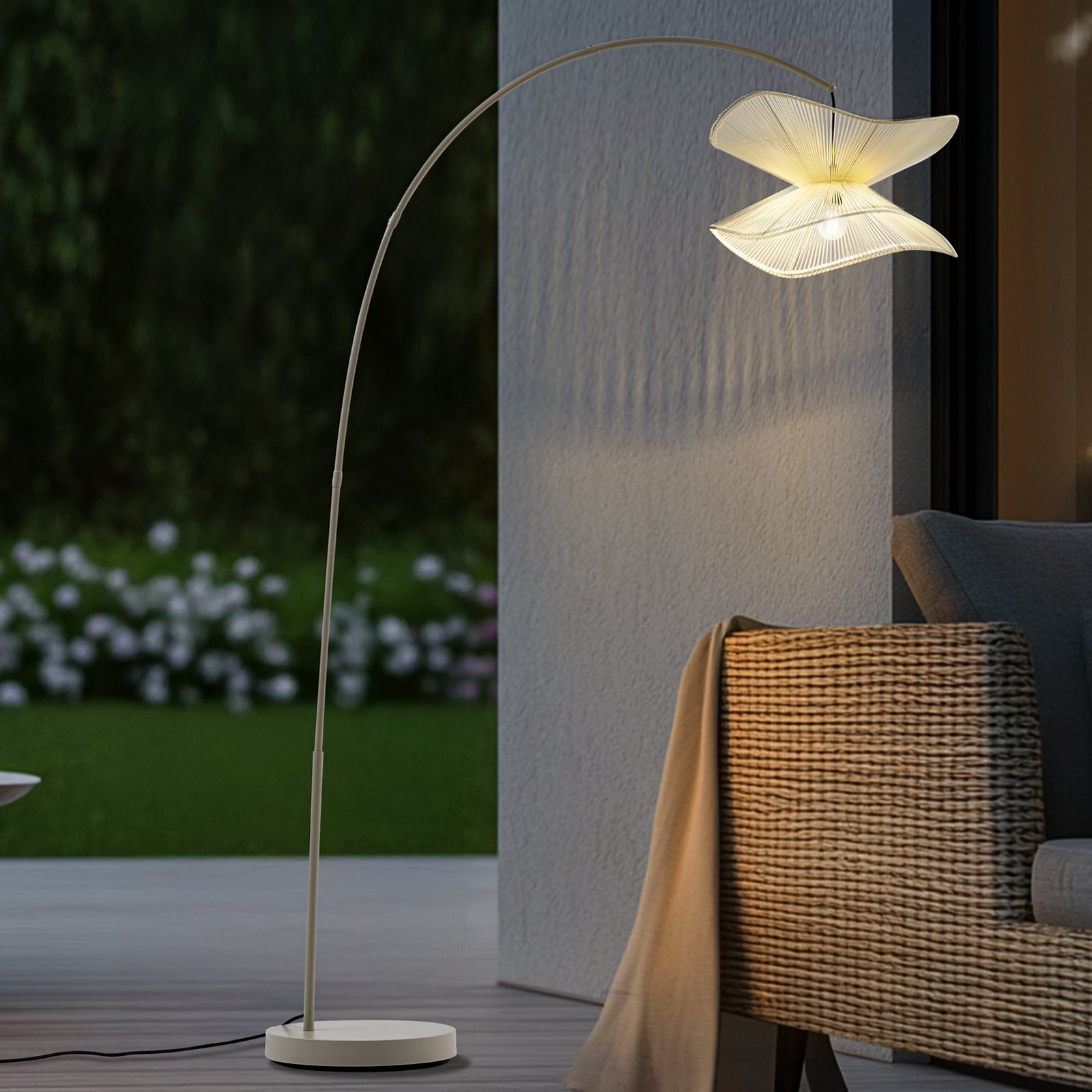 Utendørs gulvlampe Valdorin beige E27 foran