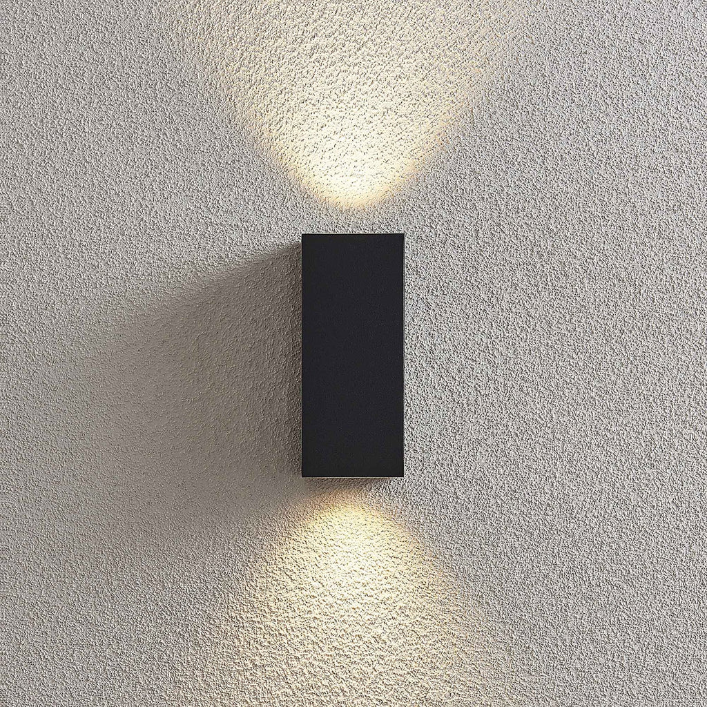 Utevegglampe Lavina 2-lys antrasitt montert på vegg