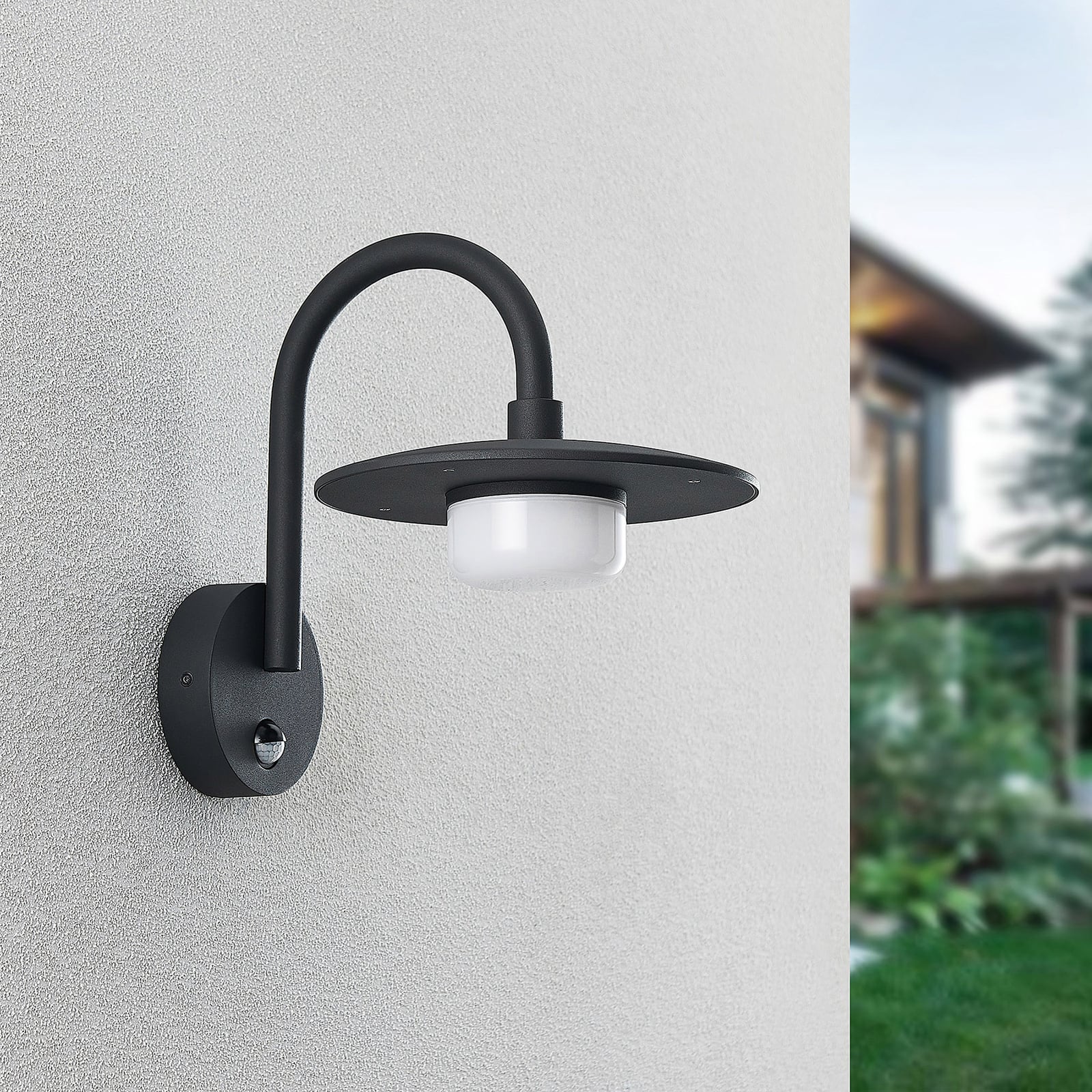 Utevegglampe Zamalino bakside med veggbrakett