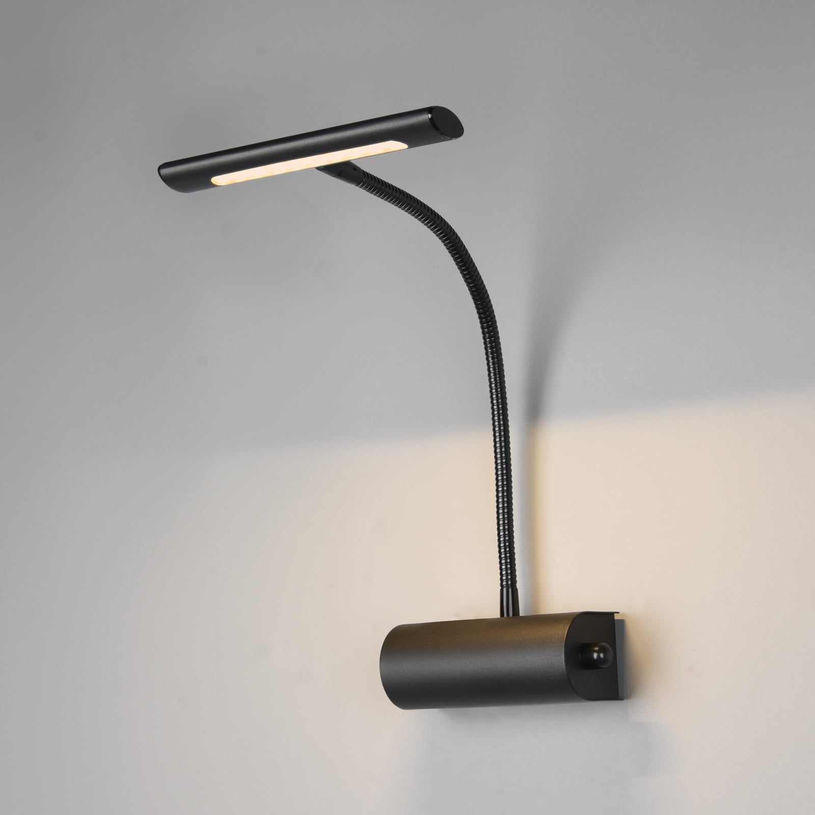 Vegglampe Curtis med fleksarm dimbar svart matt 4W forfra