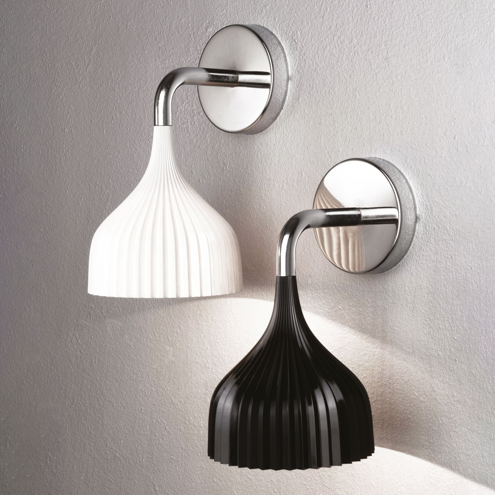 Vegglampe É LED hvit polykarbonat Ø13,5 cm E14 - Kartell detalj