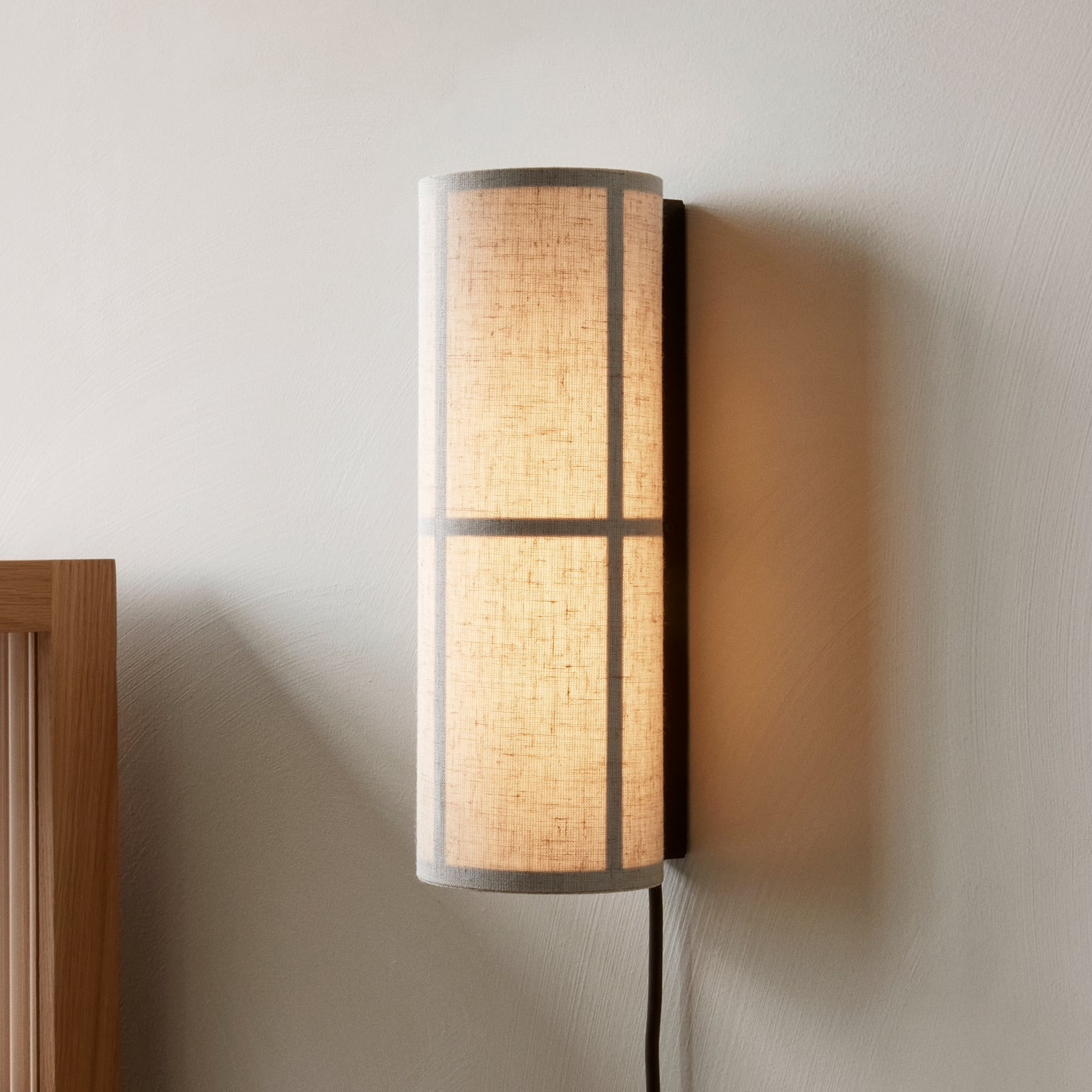 Vegglampe Hashira LED lin med støpsel 30 cm natur forfra