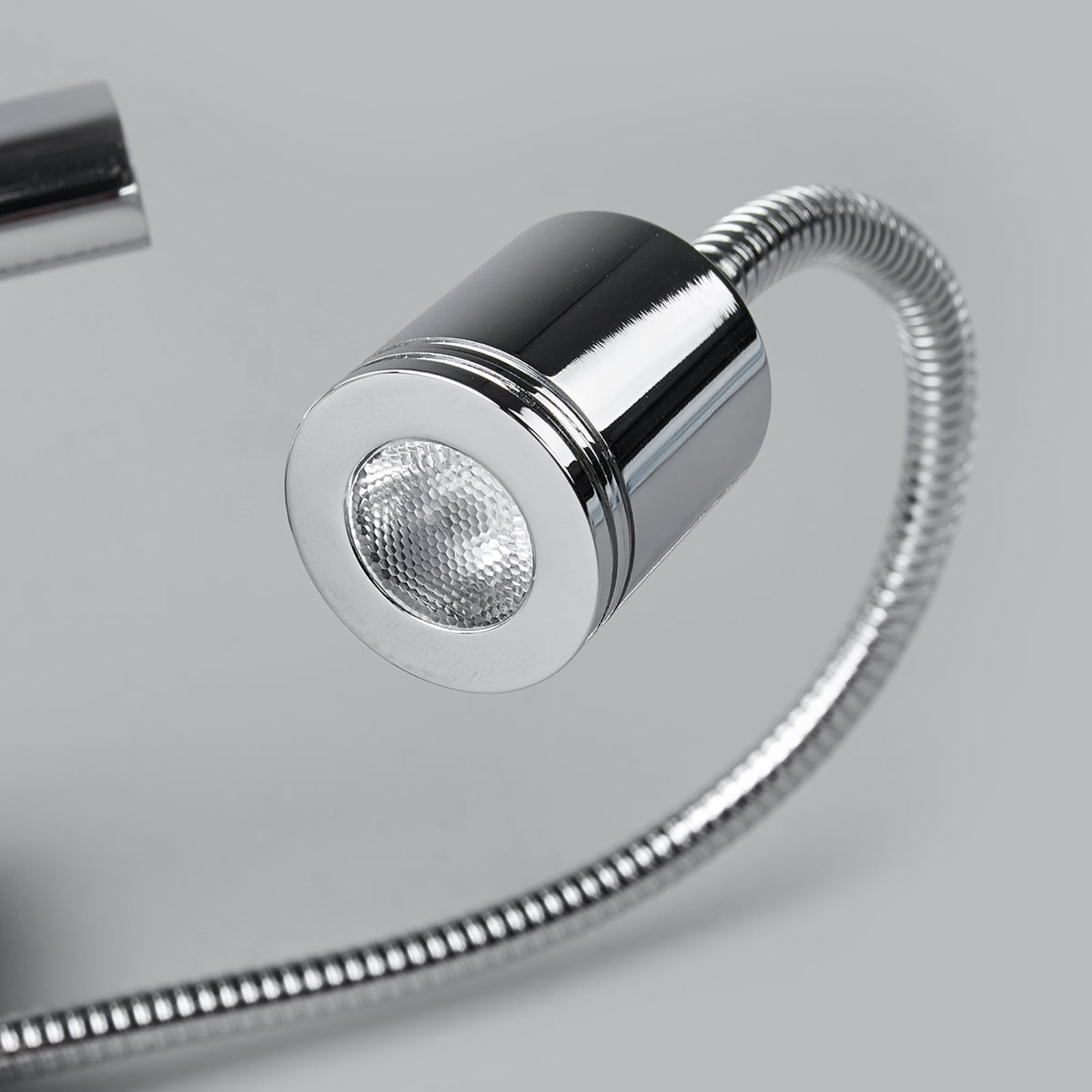 Bryter på Vegglampe Jettka tekstil med lesearm E27 H63 cm hvit/krom