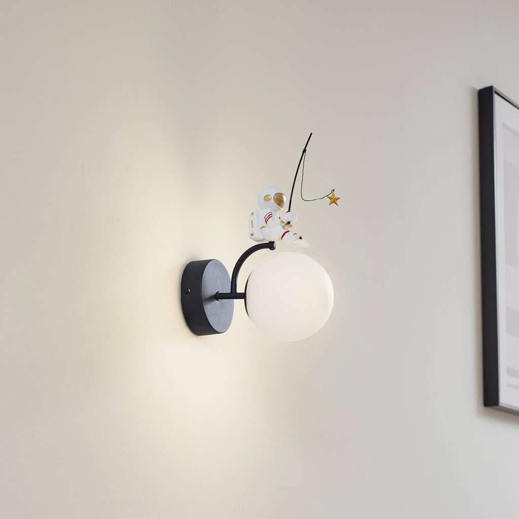 Vegglampe Kosmo astronaut plast E27 30 cm hvit bakside