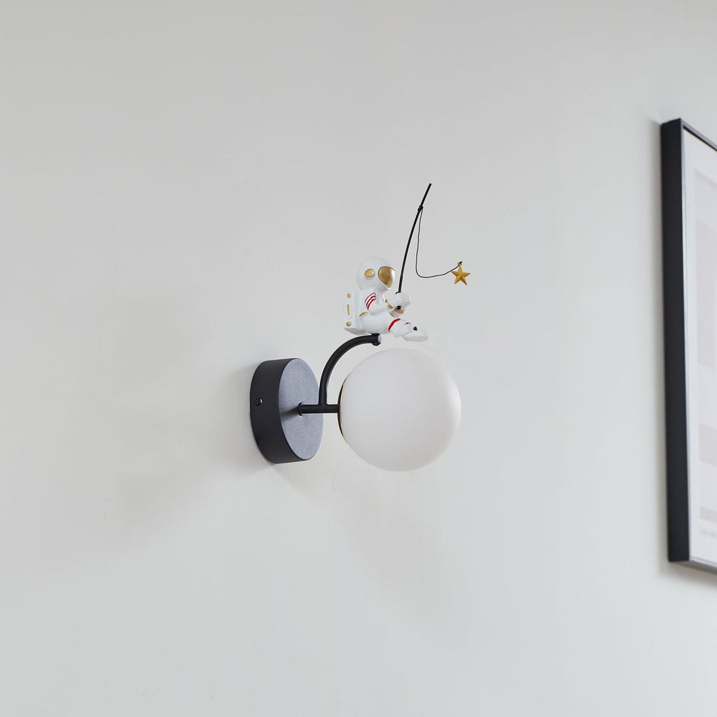 Detalj av Vegglampe Kosmo astronaut plast E27 30 cm hvit