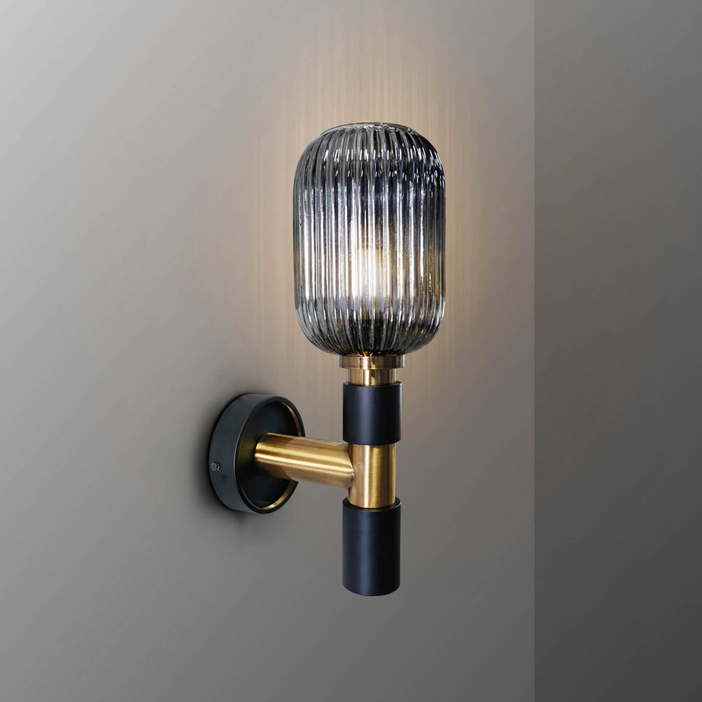 Vegglampe Norma svart/messing glass dimbar E27 42 cm montert på vegg