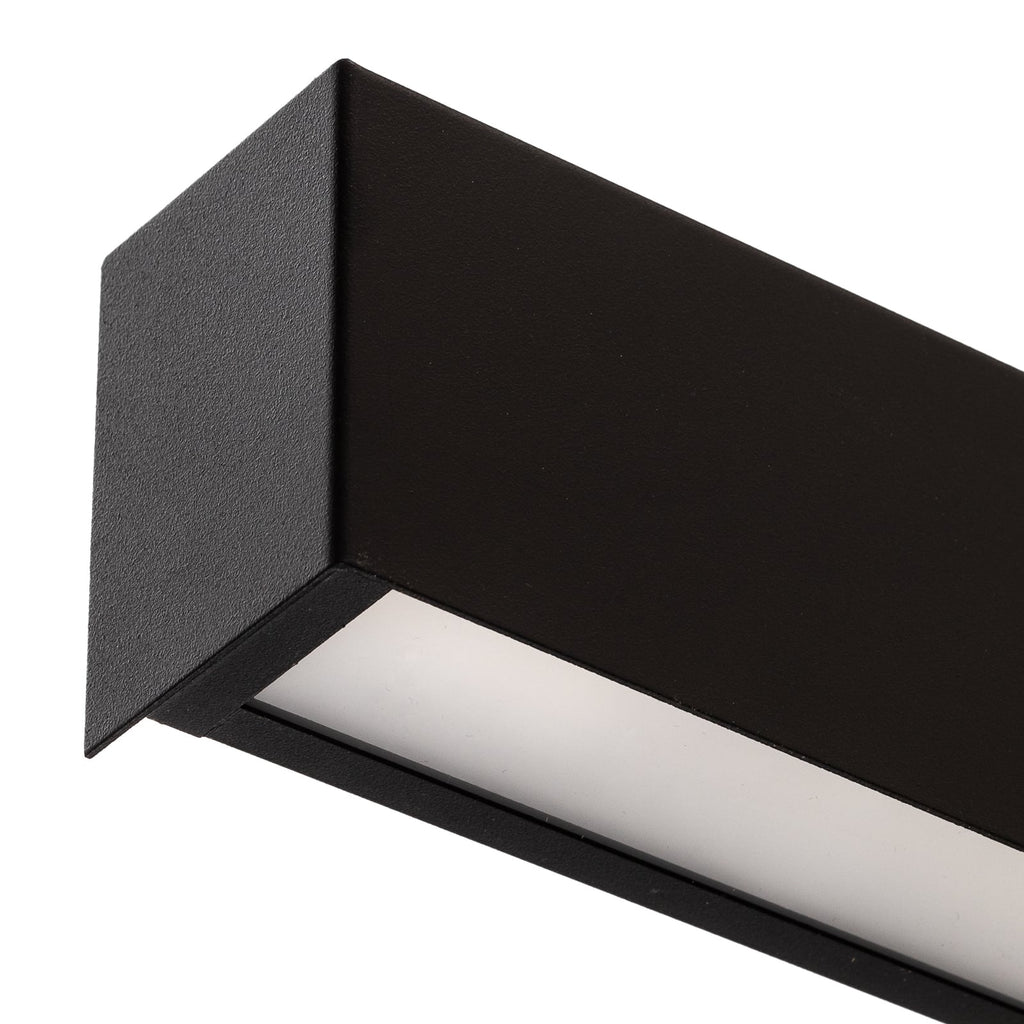 Vegglampe Straight L svart stål på vegg