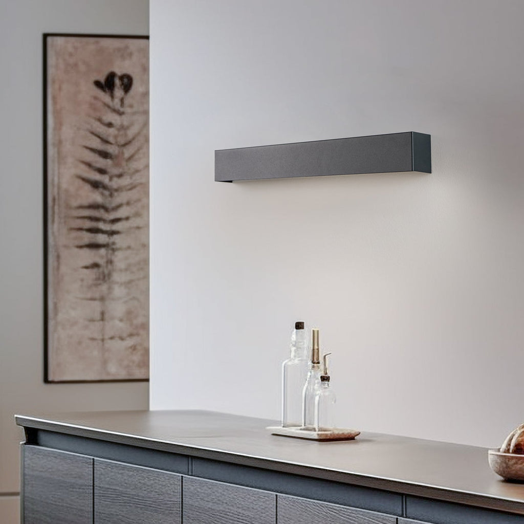 Baksiden av Vegglampe Straight S grafitt