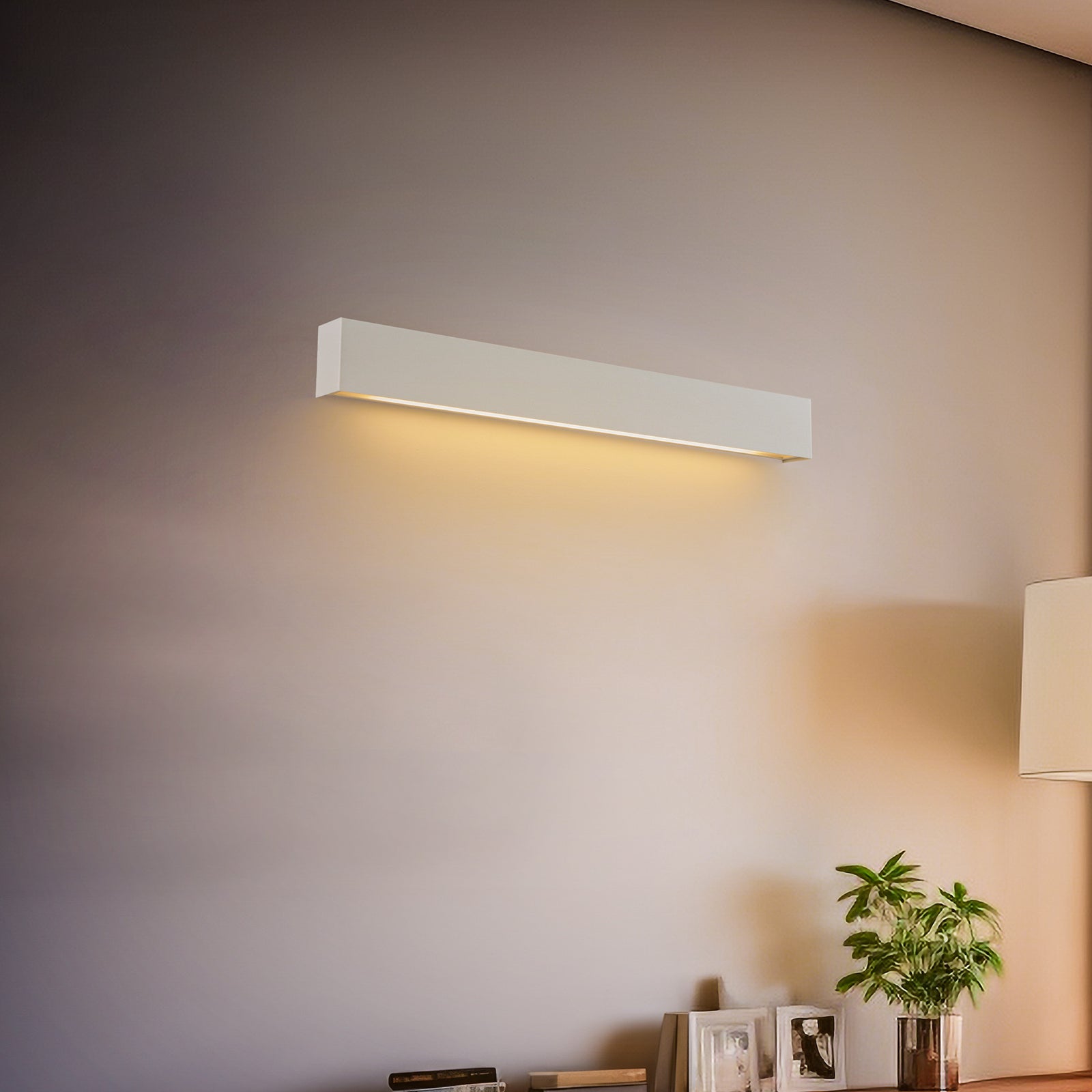Vegglampe Straight S LED 62 cm hvit forfra