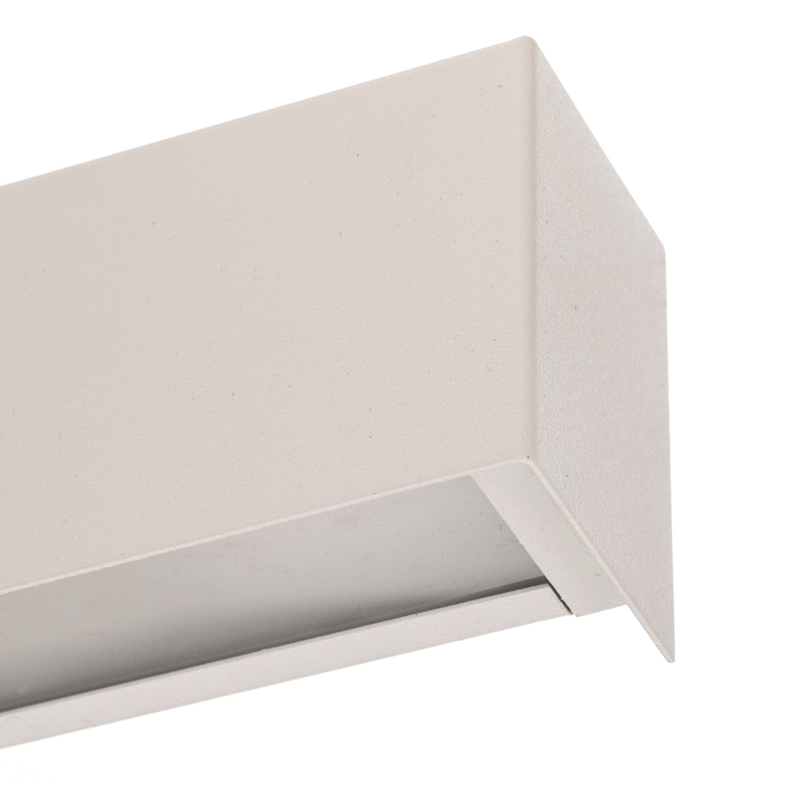 Nærbilde av LED-lyskilde i vegglampe Straight S LED 62 cm hvit