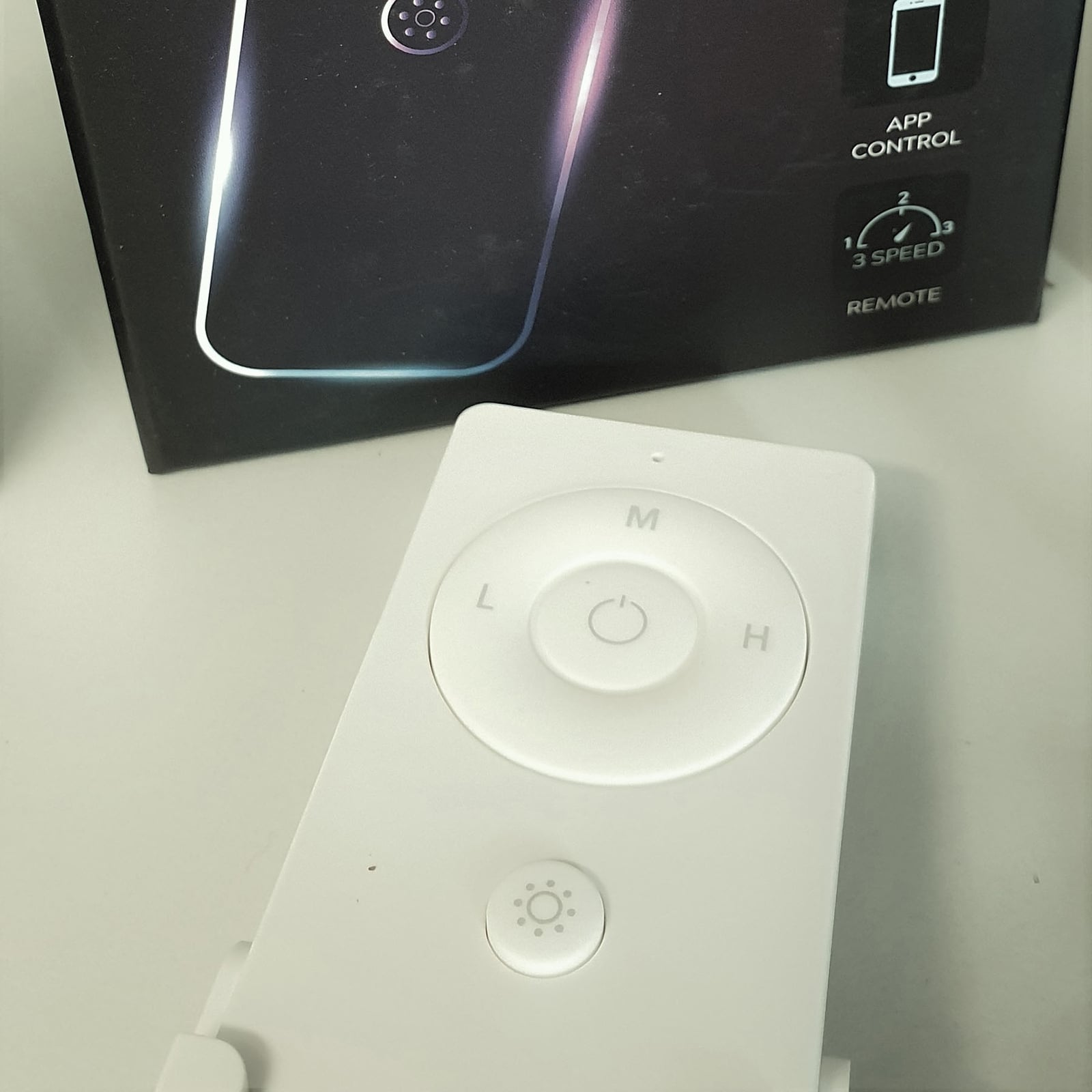 WiFi-fjernkontroll Lucci Connect for takvifte mottaker